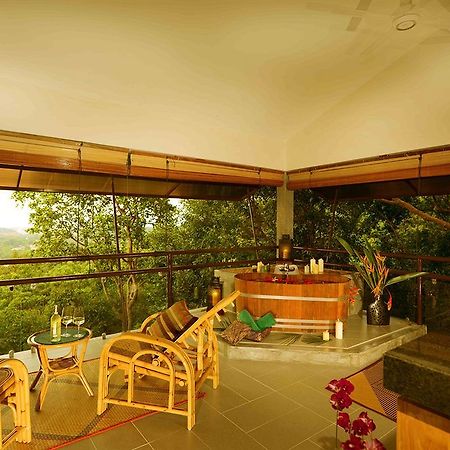 Ambong Rainforest Retreat Pantai Tengah  Eksteriør billede
