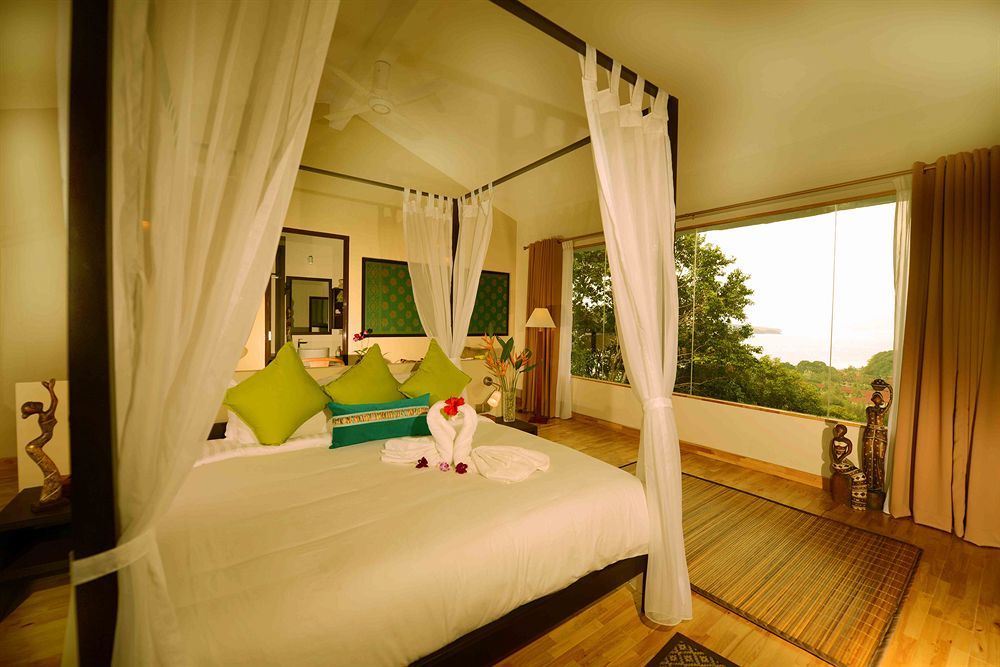 Ambong Rainforest Retreat Pantai Tengah  Eksteriør billede