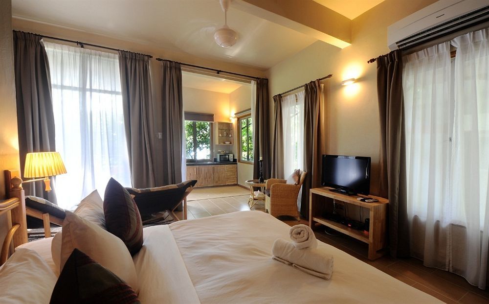 Ambong Rainforest Retreat Pantai Tengah  Eksteriør billede