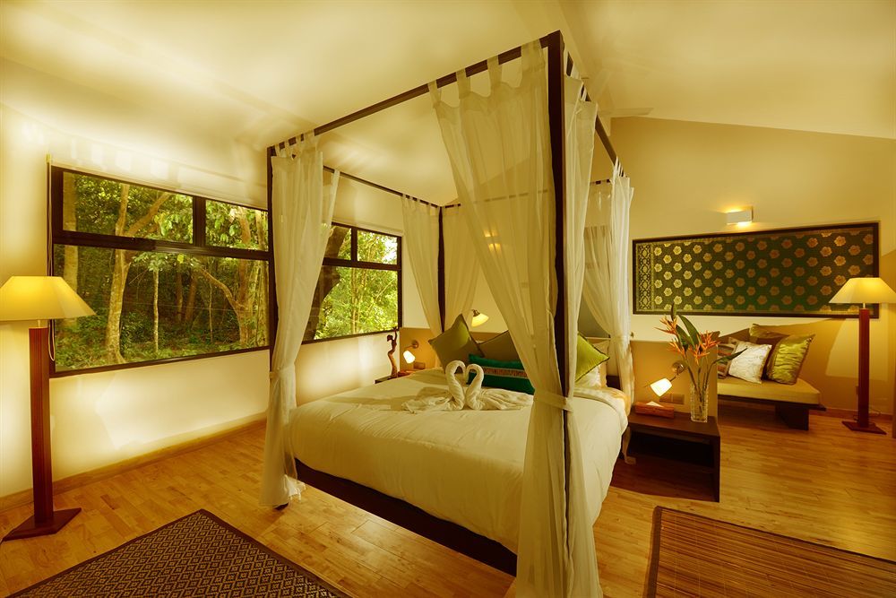 Ambong Rainforest Retreat Pantai Tengah  Eksteriør billede