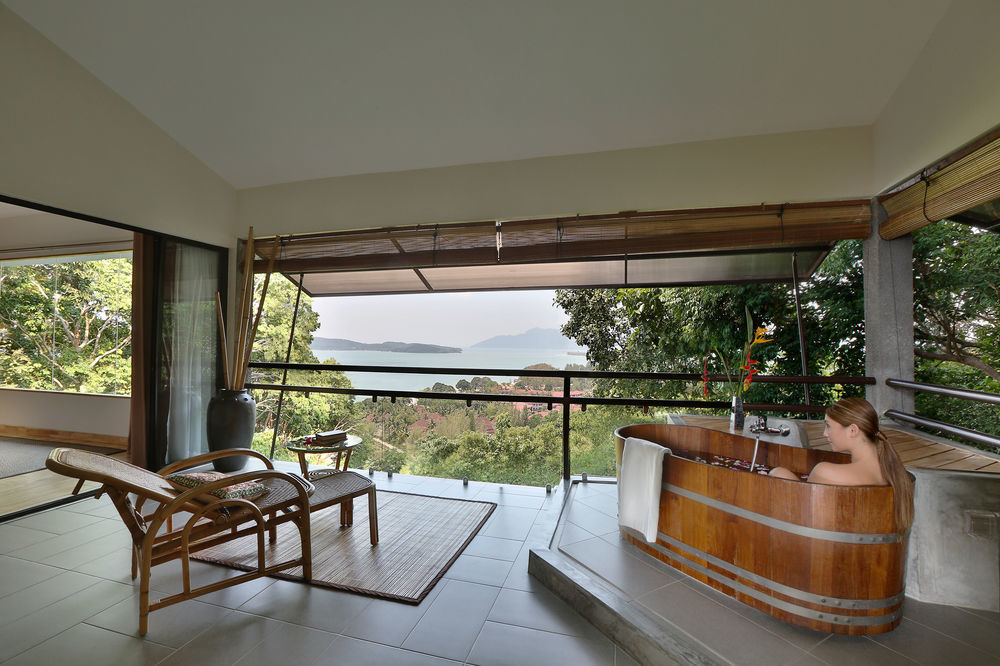 Ambong Rainforest Retreat Pantai Tengah  Eksteriør billede