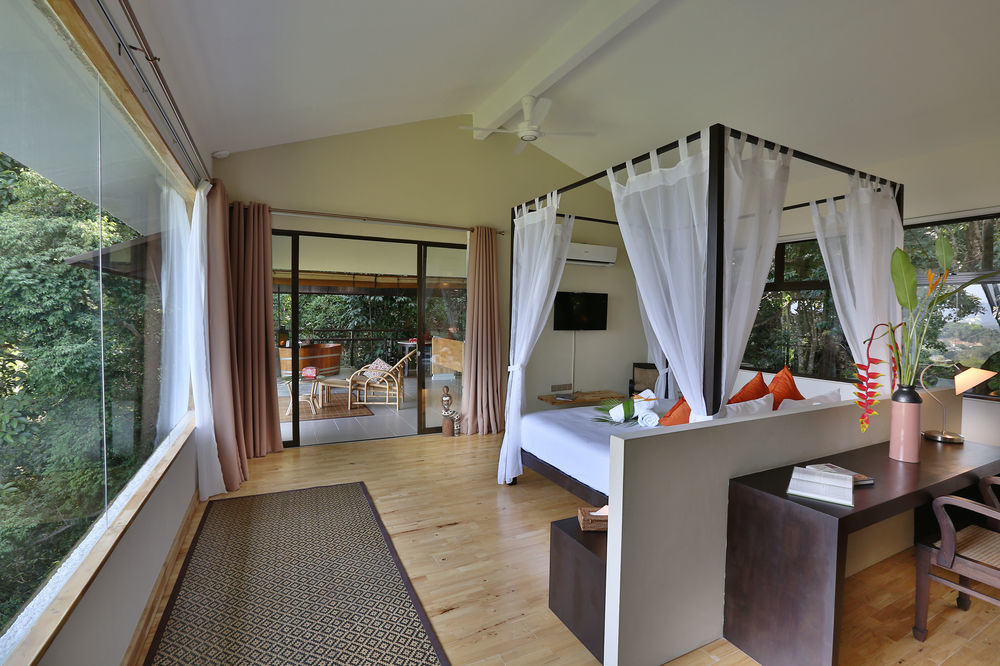 Ambong Rainforest Retreat Pantai Tengah  Eksteriør billede