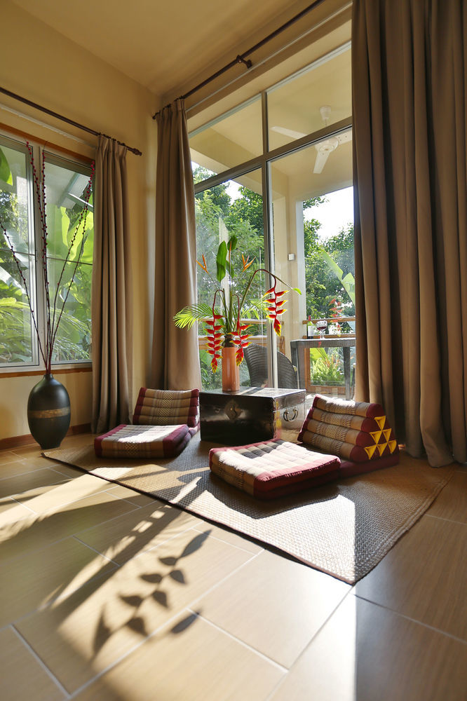 Ambong Rainforest Retreat Pantai Tengah  Eksteriør billede