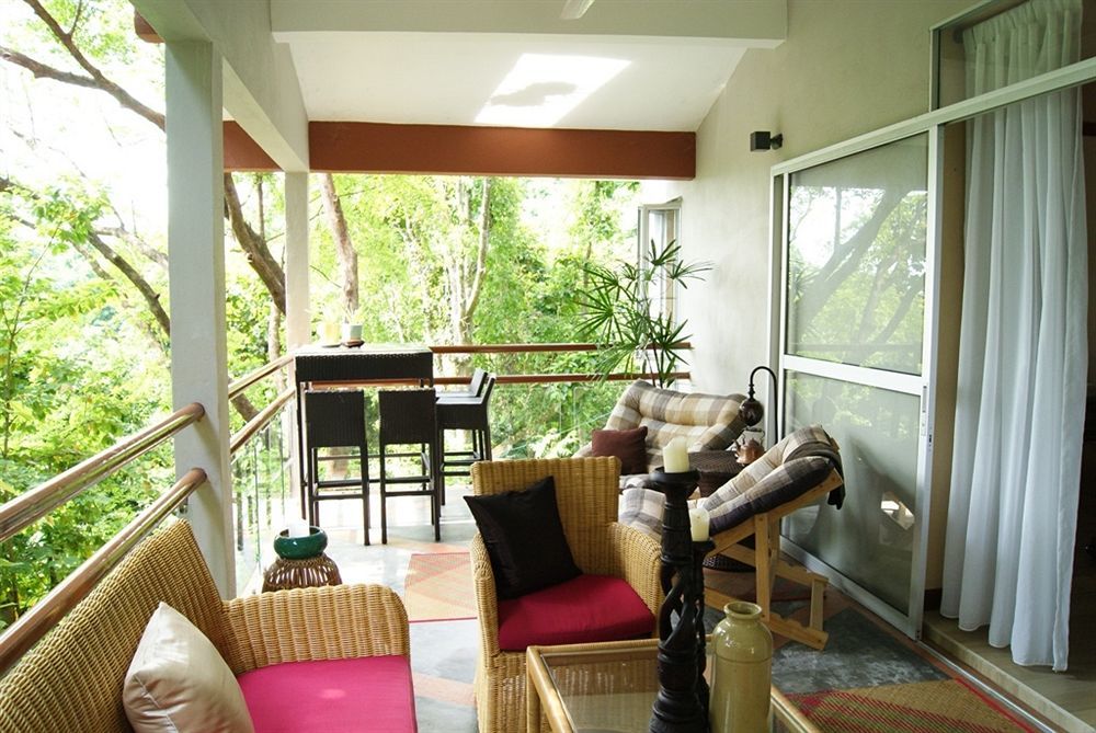 Ambong Rainforest Retreat Pantai Tengah  Eksteriør billede