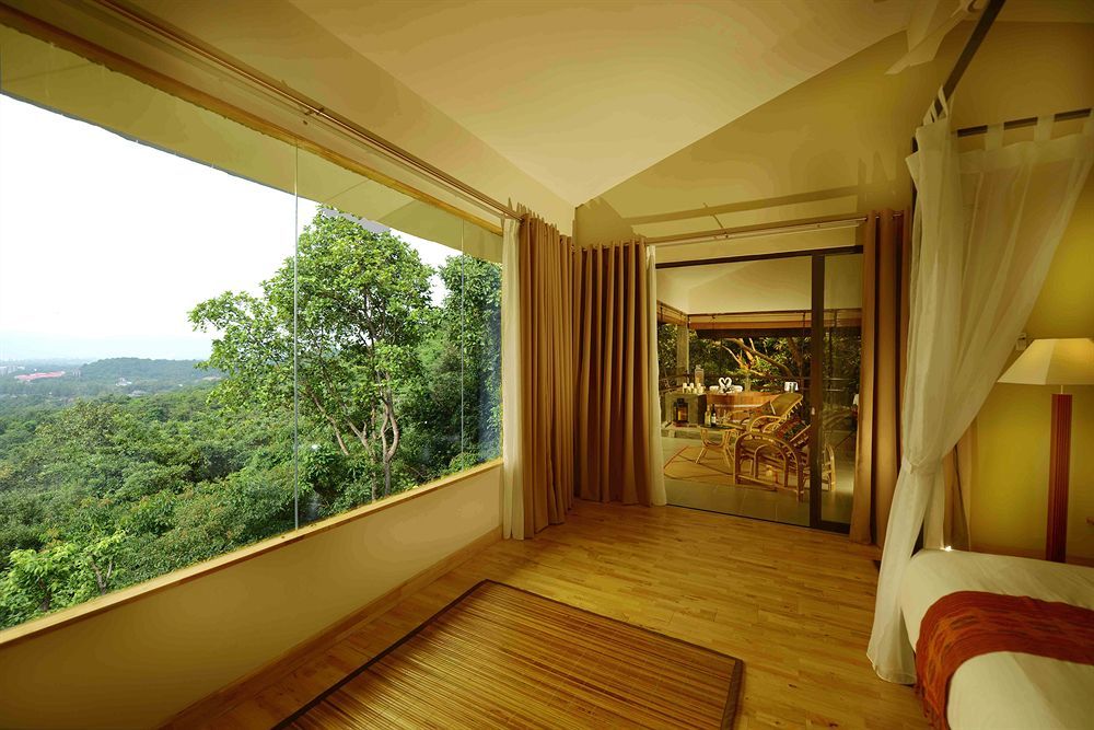 Ambong Rainforest Retreat Pantai Tengah  Eksteriør billede