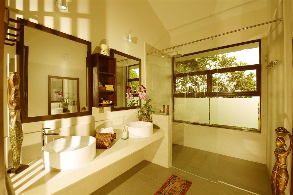 Ambong Rainforest Retreat Pantai Tengah  Eksteriør billede
